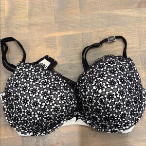 Victoria's Secret Black and White Floral Lace Bra